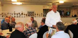 Heinz Hildebrandt holder foredrag i Vejle Boldklub